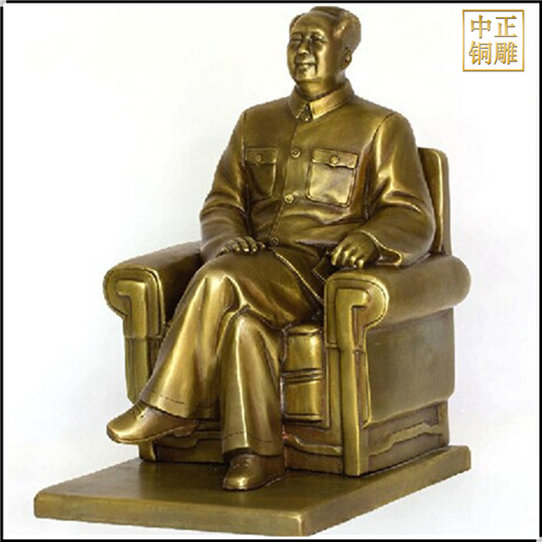 毛澤東鎏金雕塑.jpg