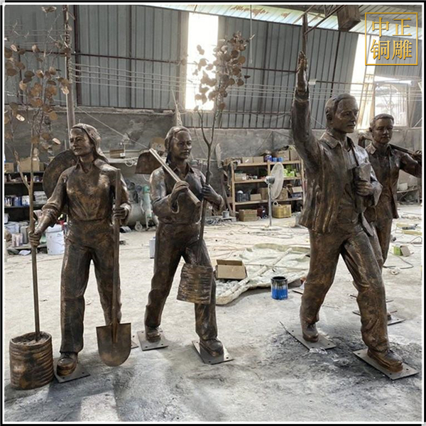 現(xiàn)代青年植樹(shù)人物銅雕塑.jpg