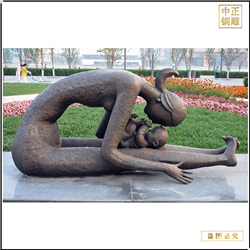 母親孩子銅雕塑