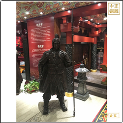 景區(qū)拿劍槍人物銅雕塑