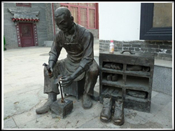 加工修鞋雕塑|鑄銅修鞋雕塑